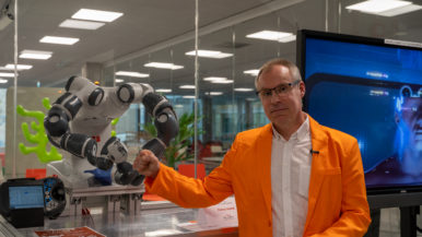 Mekaanisesta ankasta tekoälyllä oppiviin yhteistyörobotteihin - Robo Garage jatkaa alan innovointia tekemisen kautta 